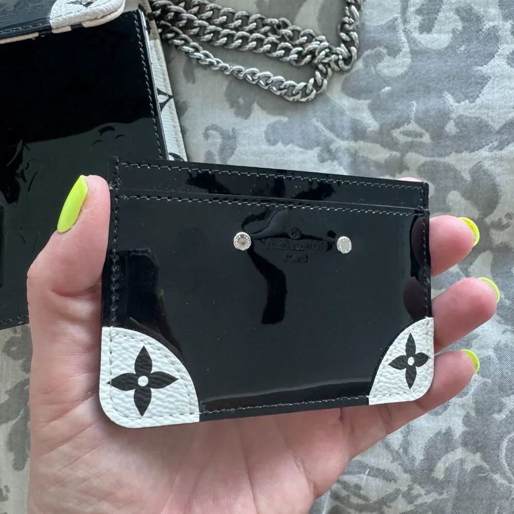 LOUIS VUITTON Vernis Epi Monogram Wynwood Black White and Vernis Card Case